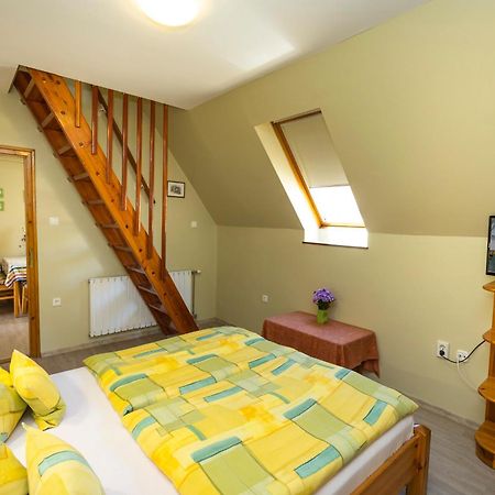 Cecey Apartman Eger Exterior photo