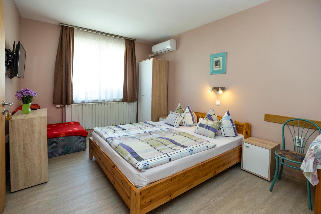 Cecey Apartman Eger Exterior photo