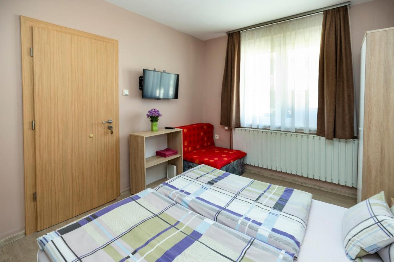 Cecey Apartman Eger Exterior photo