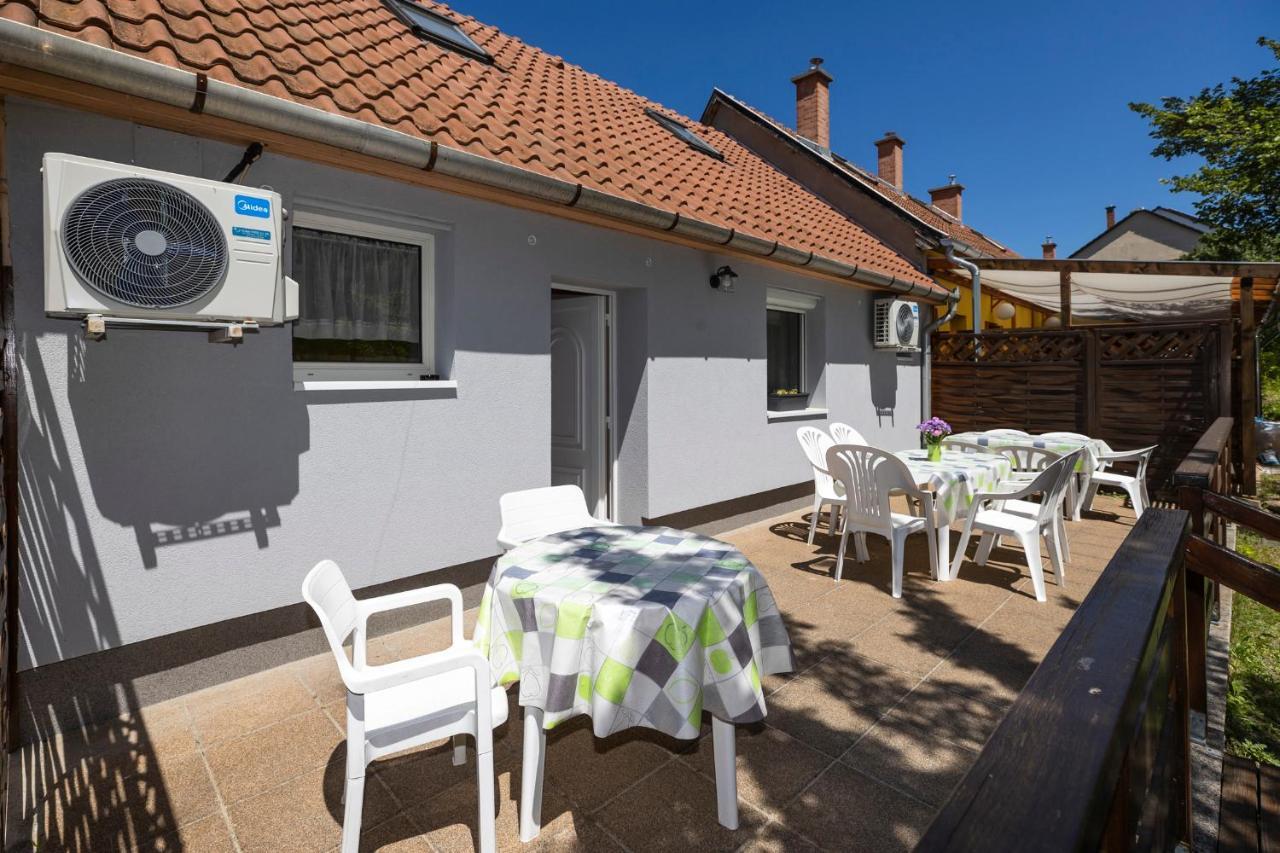 Cecey Apartman Eger Exterior photo